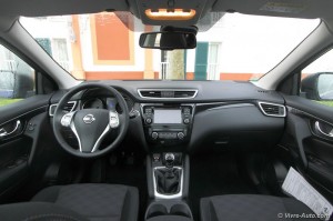 Nissan Qashqai 2 Intérieur - Vivre Auto