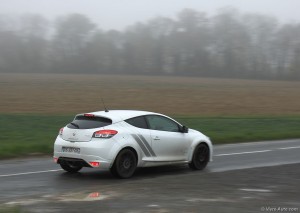 Renault Megane RS Trophy 275 - essai sur Vivre Auto