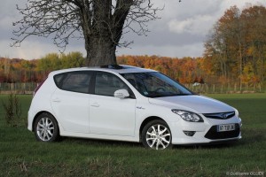 vivre-auto-hyundai-i30-crdi-115-essai-03