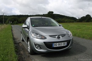 vivre-auto-mazda-2-mzr-84-essai-21