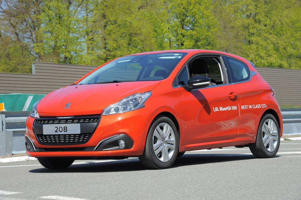 Peugeot 208 BlueHDi 100 - Vivre Auto