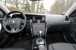 vivre-auto-renault-latitude-v6-dci-240-essai-41