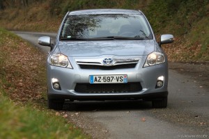 vivre-auto-toyota-auris-hsd-essai-02