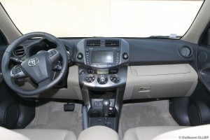 vivre-auto-toyota-rav4-d4d-150-essai-40