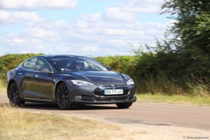 Tesla Model S P85D - Essai Vivre-Auto