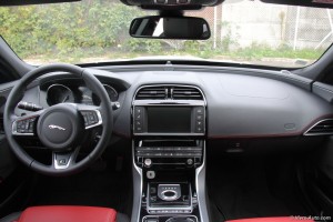 Jaguar XE 2.0T - essai Vivre-Auto