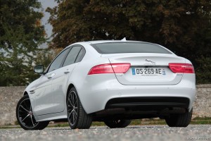 Jaguar XE 2.0T - essai Vivre-Auto