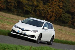 Essai Toyota Auris Hybride 2015 - Vivre-Auto