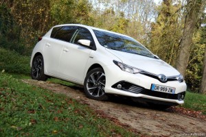 Essai Toyota Auris Hybride 2015 - Vivre-Auto